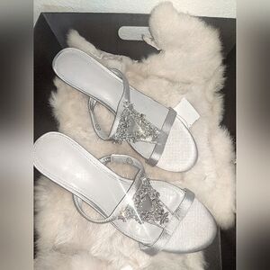 NWOT New Years Party Unbranded Silver Floral Rhinestone Strappy Heels Sz 8.5